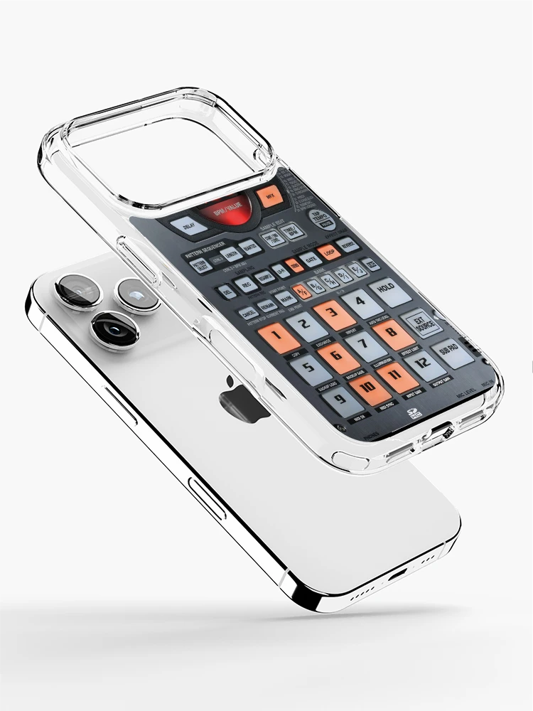 Aperçu 2 sur 5. Coque iPhone avec l'œuvre SP-404SX créée et vendue par RandomWeird.