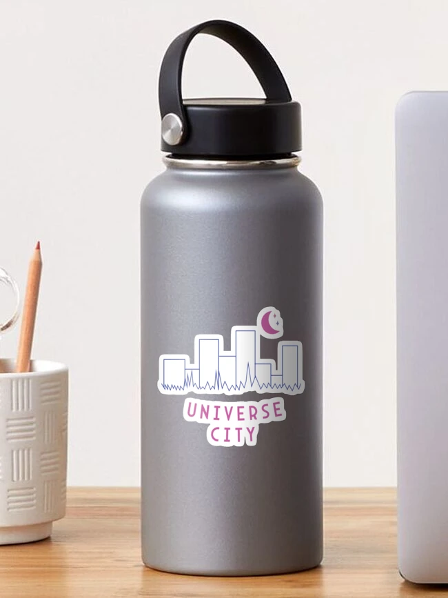 Aperçu 1 sur 3. Sticker avec l'œuvre Ville de l'univers créée et vendue par BookAddikArt.
