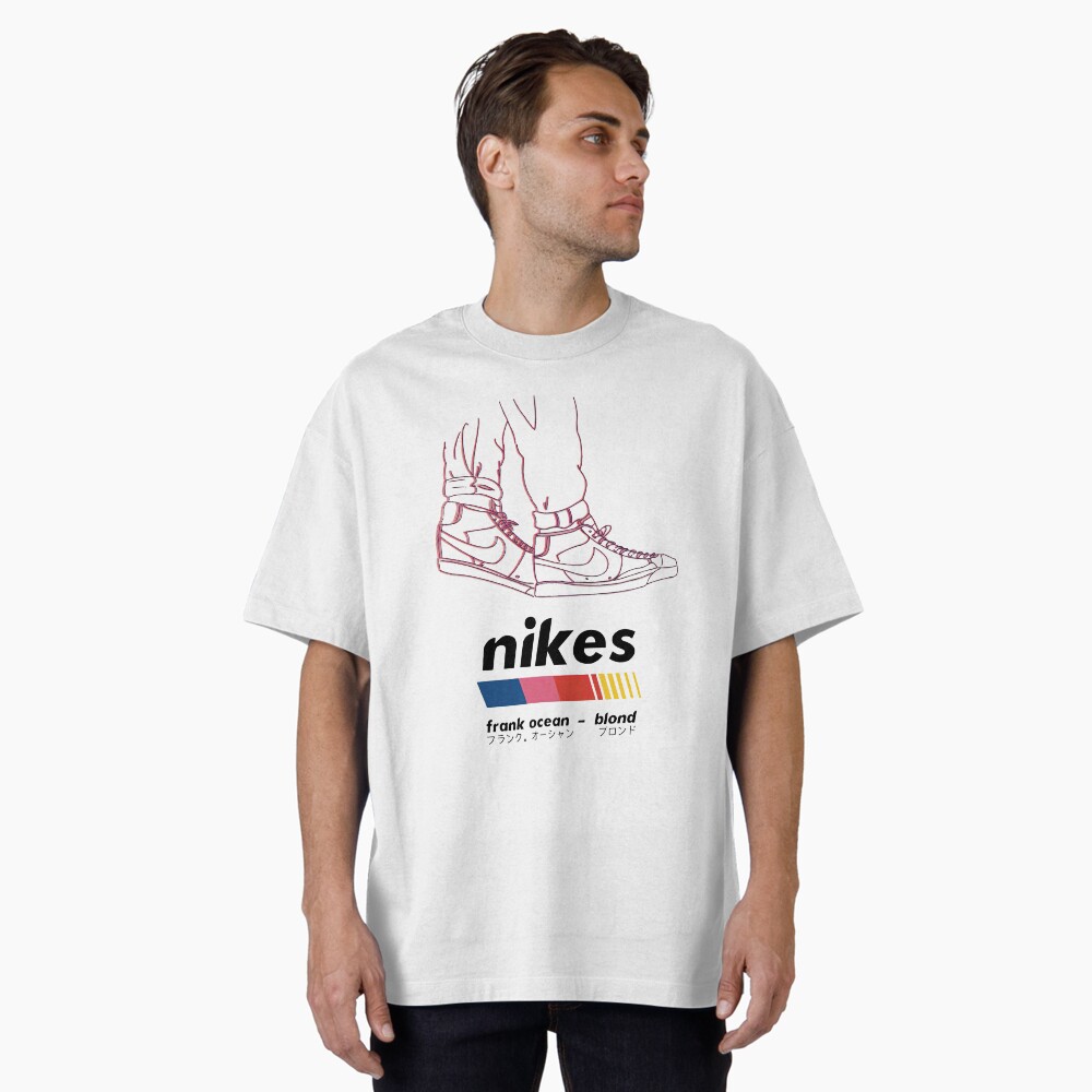 Aperçu de l'œuvre T-shirt oversize créée et vendue par PegeenWarm.