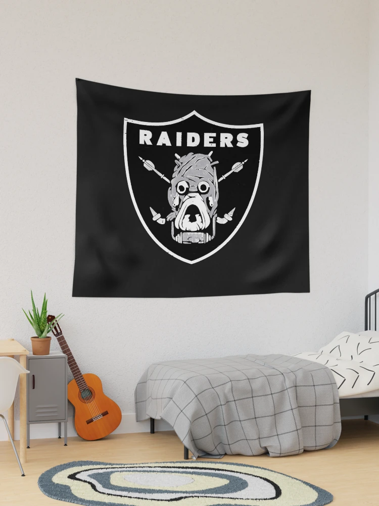 Aperçu 1 sur 3. Tentures avec l'œuvre Raiders Tusken Raiders créée et vendue par DeBellis467.