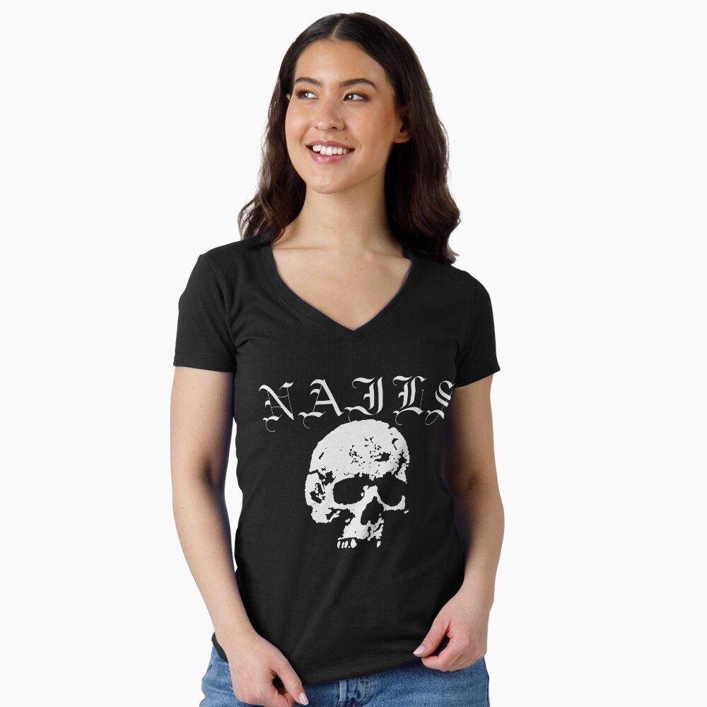 Aperçu de l'œuvre T-shirt moulant col V créée et vendue par IreneoAvilez.