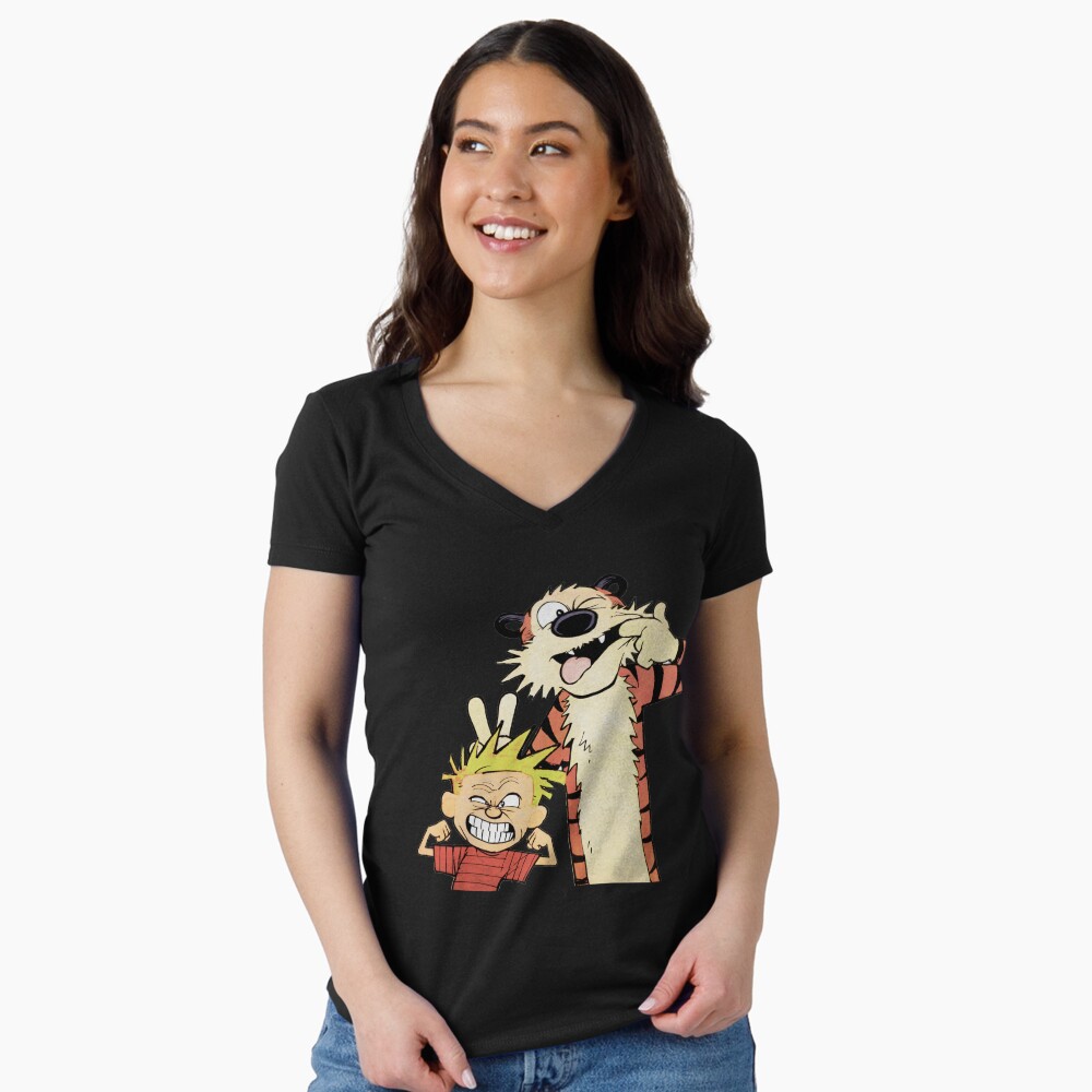 Aperçu de l'œuvre T-shirt moulant col V créée et vendue par Tema EL.