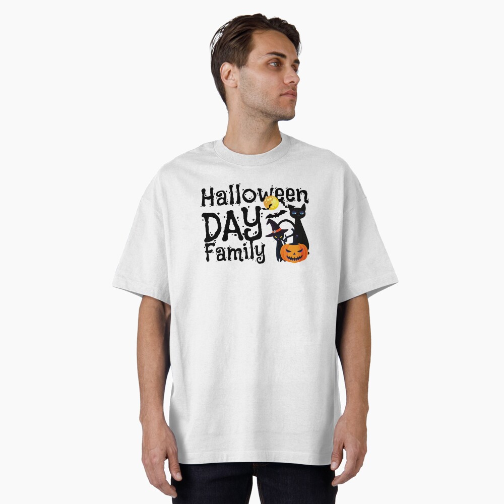 Aperçu de l'œuvre T-shirt oversize créée et vendue par Nannaphat Sukkasem.