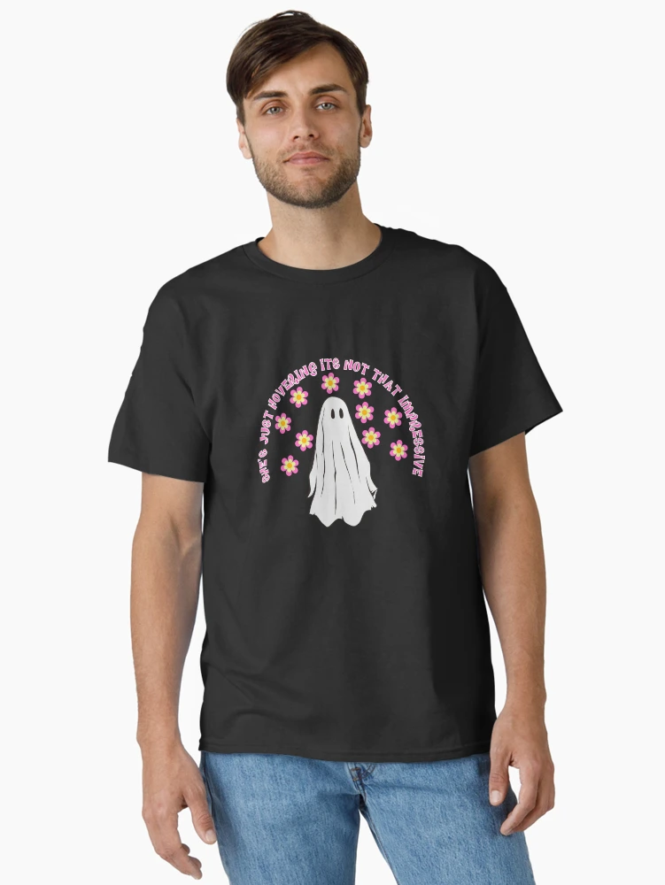 Aperçu 2 sur 7. T-shirt classique avec l'œuvre Citation sur le fantôme esthétique du corps de Jennifer créée et vendue par HeavenlyStudio.