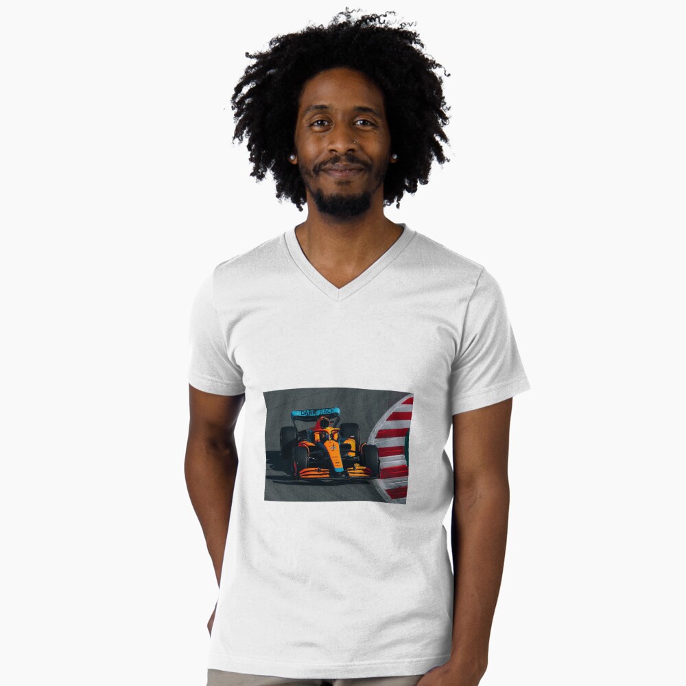 Vista previa del artículo con la obra «Camiseta de cuello en V», diseñado y vendido por IsthikaKasyaira.