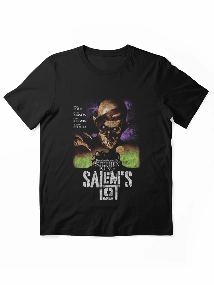 Aperçu 1 sur 7. T-shirt essentiel avec l'œuvre Salems Lot NewwShirtSalem's Lot, Stephen King, Horror Classic créée et vendue par WyenaCamper.