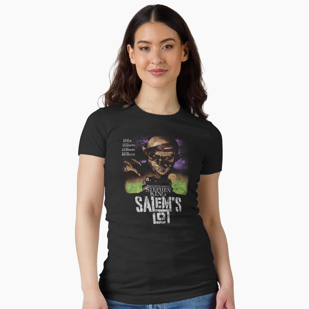 Aperçu de l'œuvre T-shirt moulant créée et vendue par WyenaCamper.