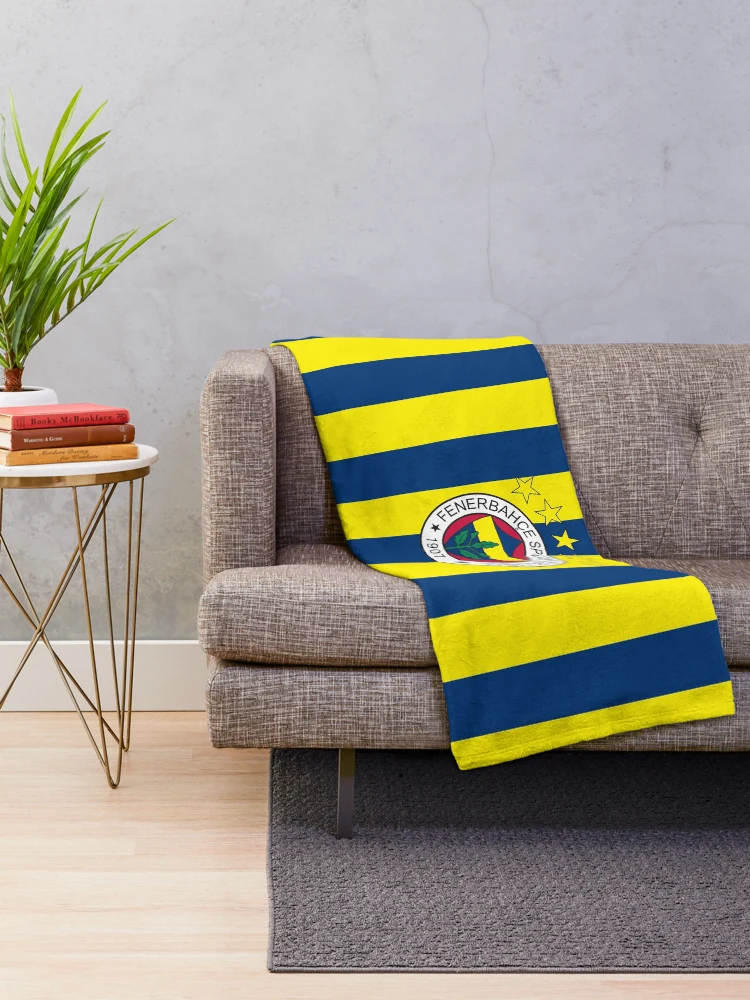 Aperçu 2 sur 6. Plaid avec l'œuvre Fenerbahçe créée et vendue par Forever-fan.