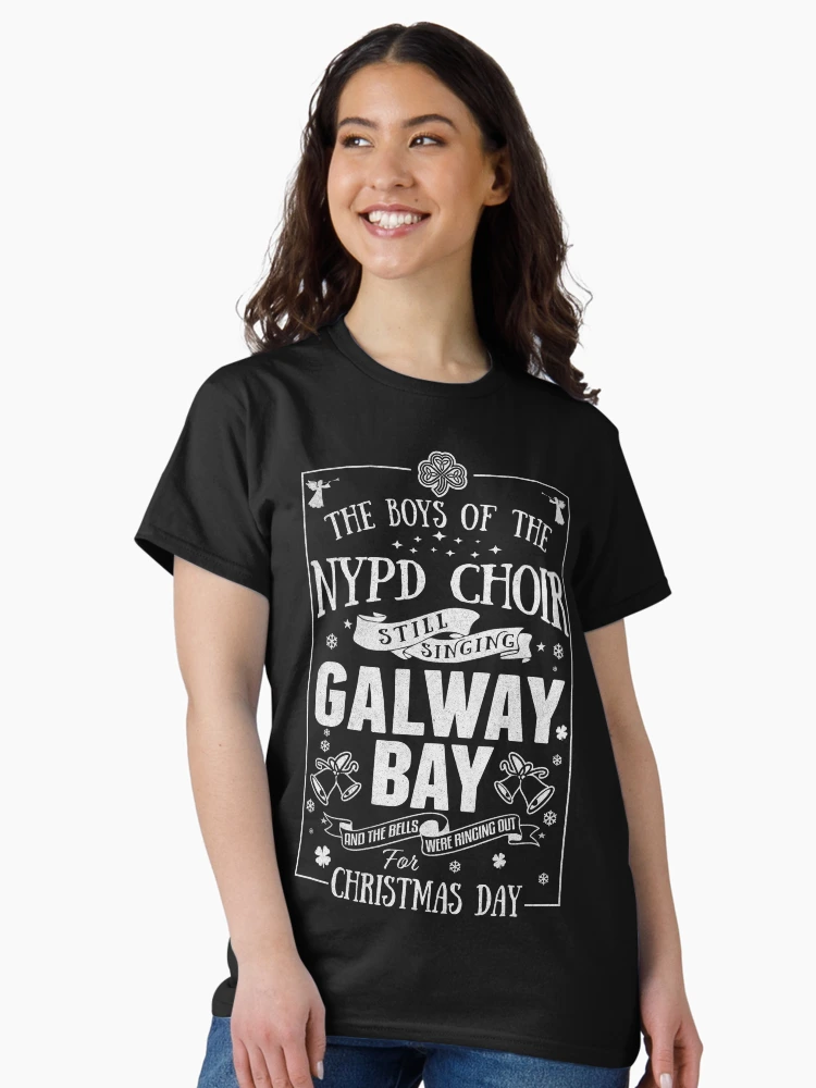Imagen 3 de 7, Camiseta clásica con la obra Cuento de hadas de la Navidad neoyorquina de los Pogues, diseñada y vendida por The Half Volley.