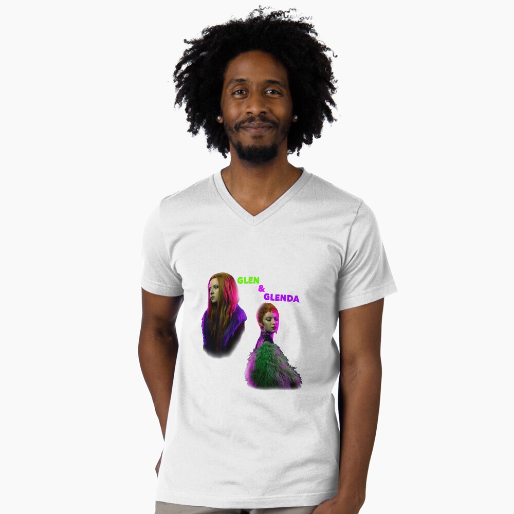 Vista previa del artículo con la obra «Camiseta de cuello en V», diseñado y vendido por freakydeakydraw.