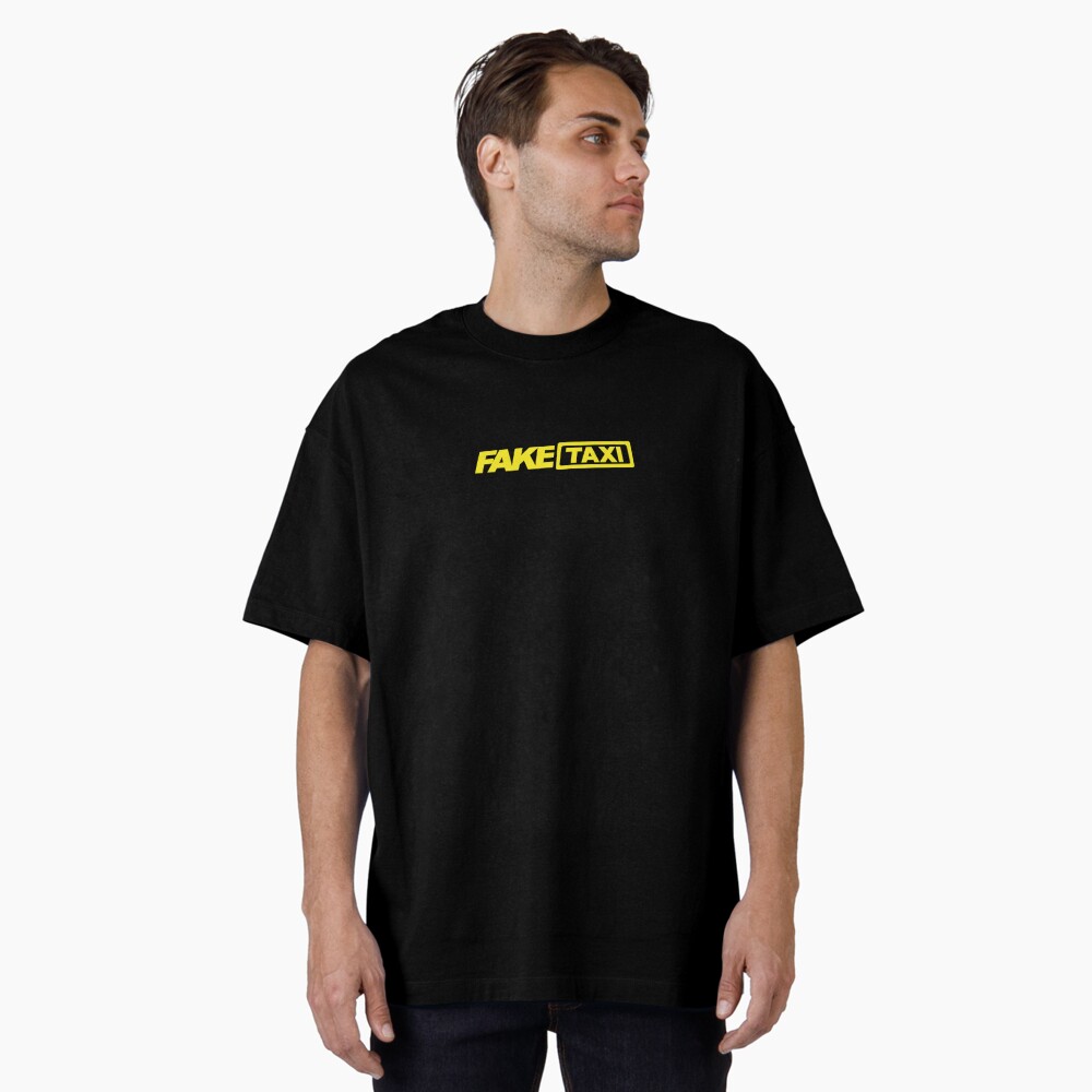 Aperçu de l'œuvre T-shirt oversize créée et vendue par RevivalGraphic.