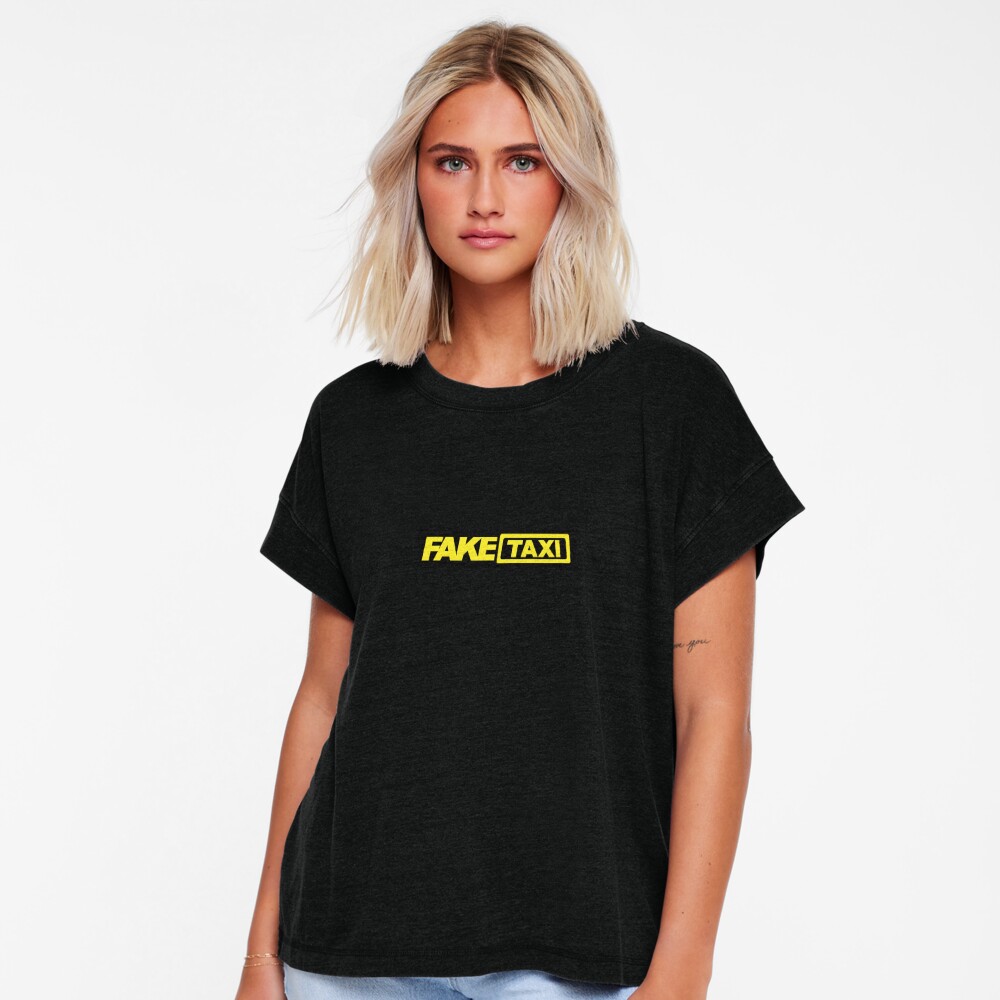 Aperçu de l'œuvre T-shirt décontracté créée et vendue par RevivalGraphic.
