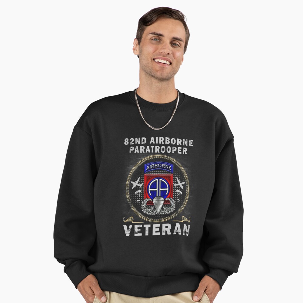 Vista previa del artículo con la obra «Sudadera oversize prémium», diseñado y vendido por ChesterGolson.