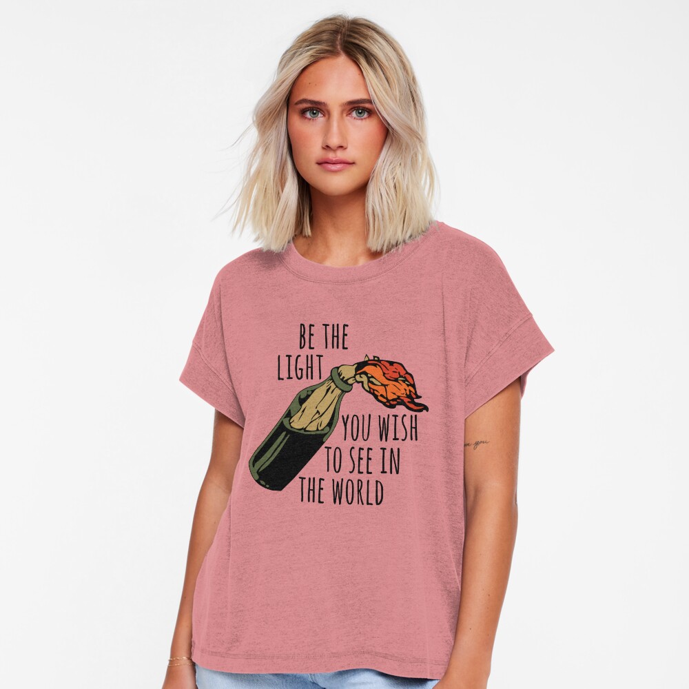 Aperçu de l'œuvre T-shirt décontracté créée et vendue par SpaceDogLaika.