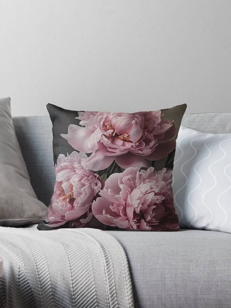 Aperçu 1 sur 4. Coussin avec l'œuvre Pivoines roses créée et vendue par Vanover Designs.