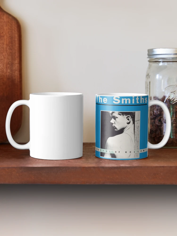 Aperçu 2 sur 6. Mug à café avec l'œuvre Bleu creux créée et vendue par MarianoBatz.