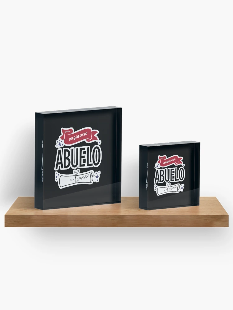 Imagen 3 de 5, Bloque acrílico con la obra Orgulloso Abuelo de un Graduado Orgullo de Graduación Familiar, diseñada y vendida por Celebration Printables.