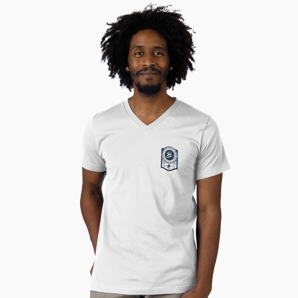 Aperçu de l'œuvre T-shirt col V créée et vendue par LovelyScarecrow.