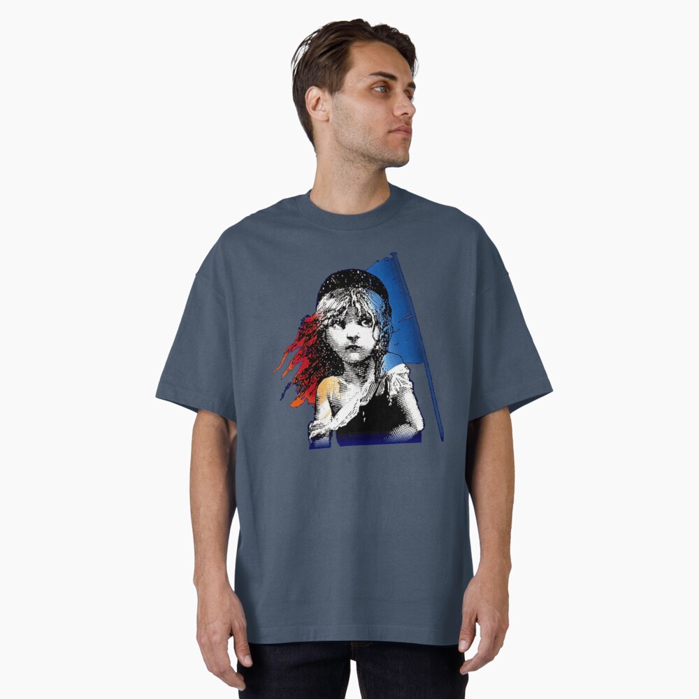 Vista previa del artículo con la obra «Camiseta oversize», diseñado y vendido por Caroline Guercio.