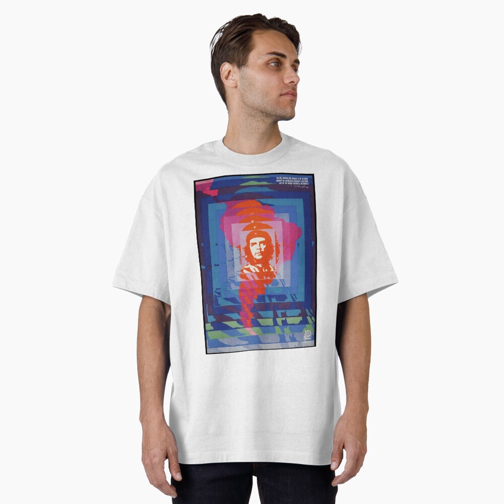 Aperçu de l'œuvre T-shirt oversize créée et vendue par RedWedgee.