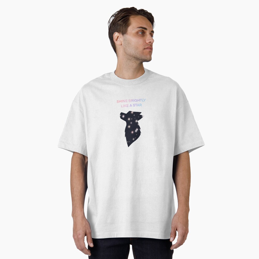 Vista previa del artículo con la obra «Camiseta oversize», diseñado y vendido por Bromeliad.