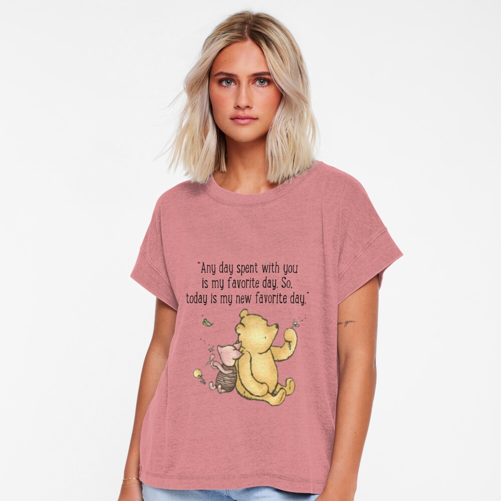 Artikel-Vorschau von Locker geschnittenes T-Shirt, designt und verkauft von marisaj4488.