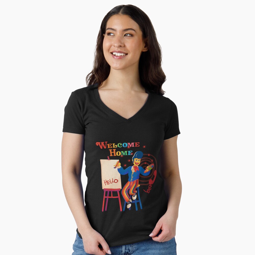 Aperçu de l'œuvre T-shirt moulant col V créée et vendue par DulcieCarvalho.