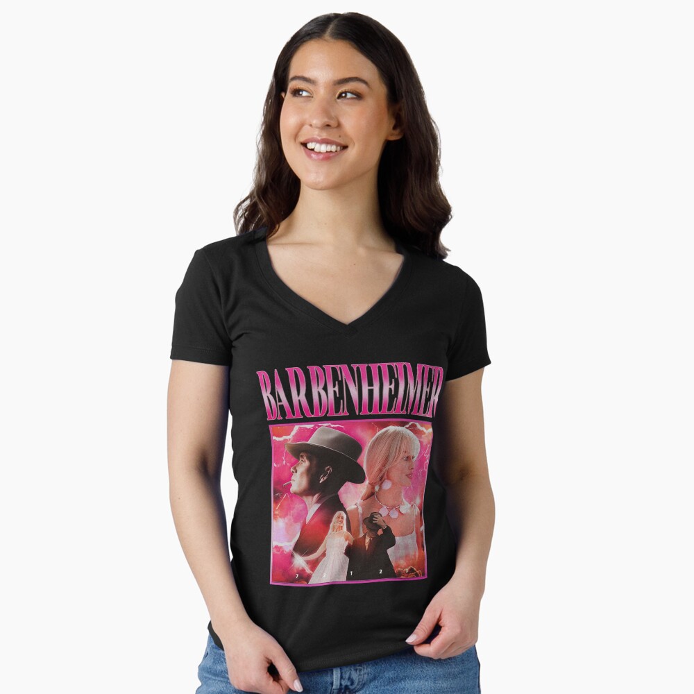 Aperçu de l'œuvre T-shirt moulant col V créée et vendue par SmiKanale.