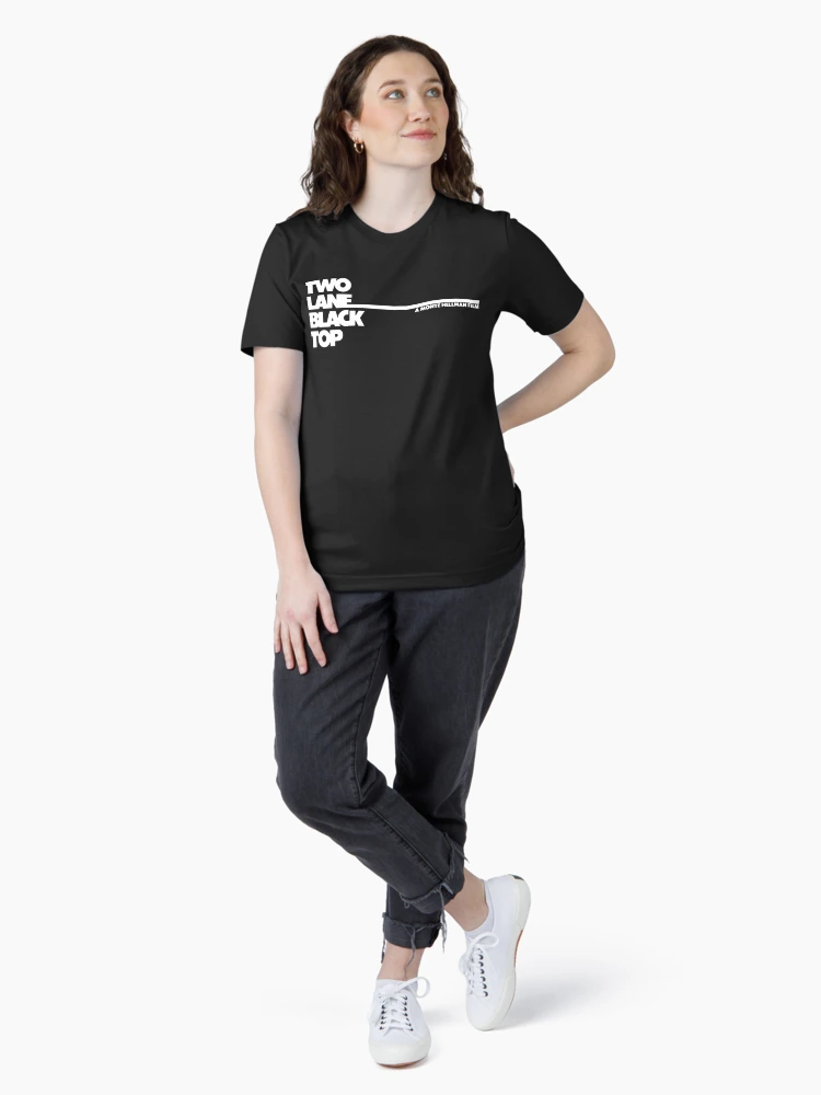 Imagen 4 de 7, Camiseta esencial con la obra Asfalto de dos carriles, diseñada y vendida por MarkJohnsonnn.