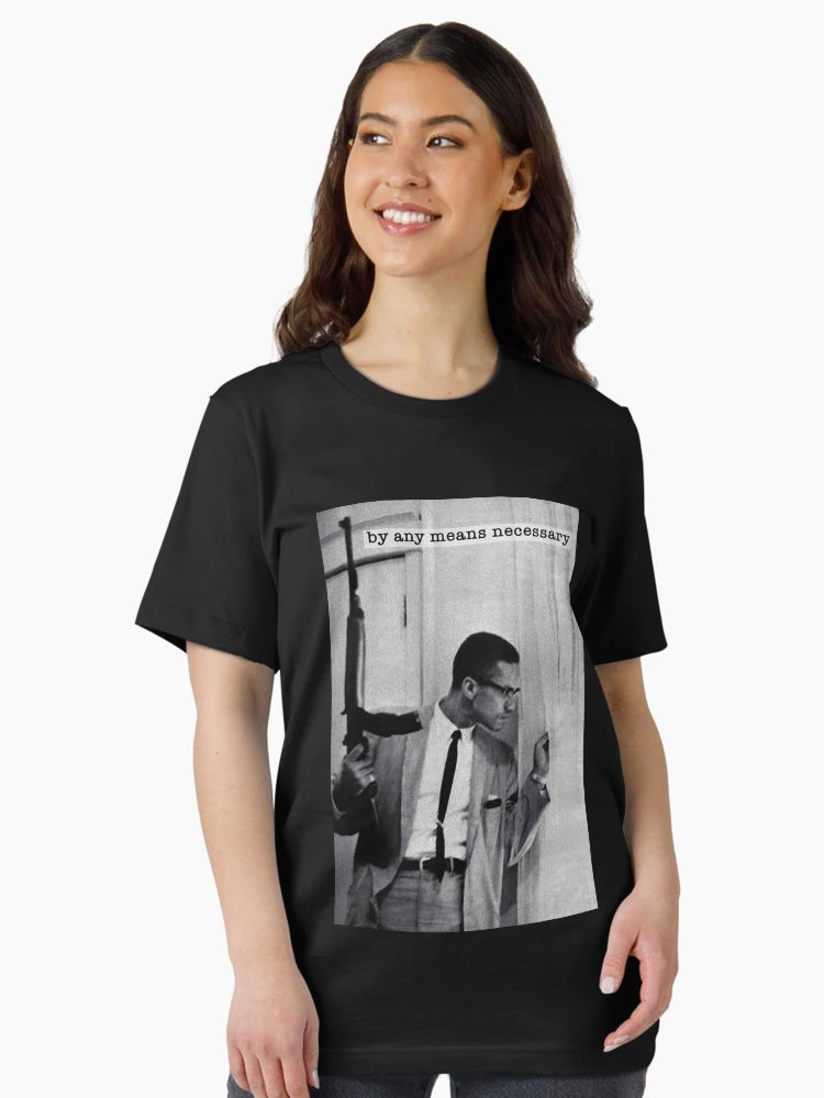 Imagen 3 de 7, Camiseta esencial con la obra Malcolm por cualquier medio necesario, diseñada y vendida por LORDAMPIERA.