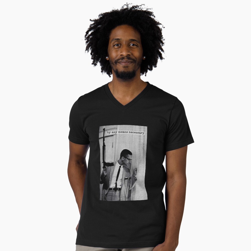 Vista previa del artículo con la obra «Camiseta de cuello en V», diseñado y vendido por LORDAMPIERA.