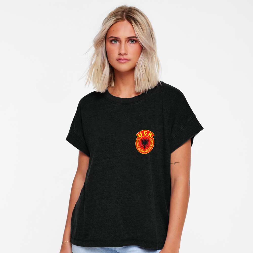 Aperçu de l'œuvre T-shirt décontracté créée et vendue par moteevia.