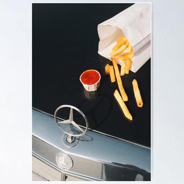 Aperçu de l'œuvre Frites françaises sur une Mercedes créée et vendue par NickTuck.