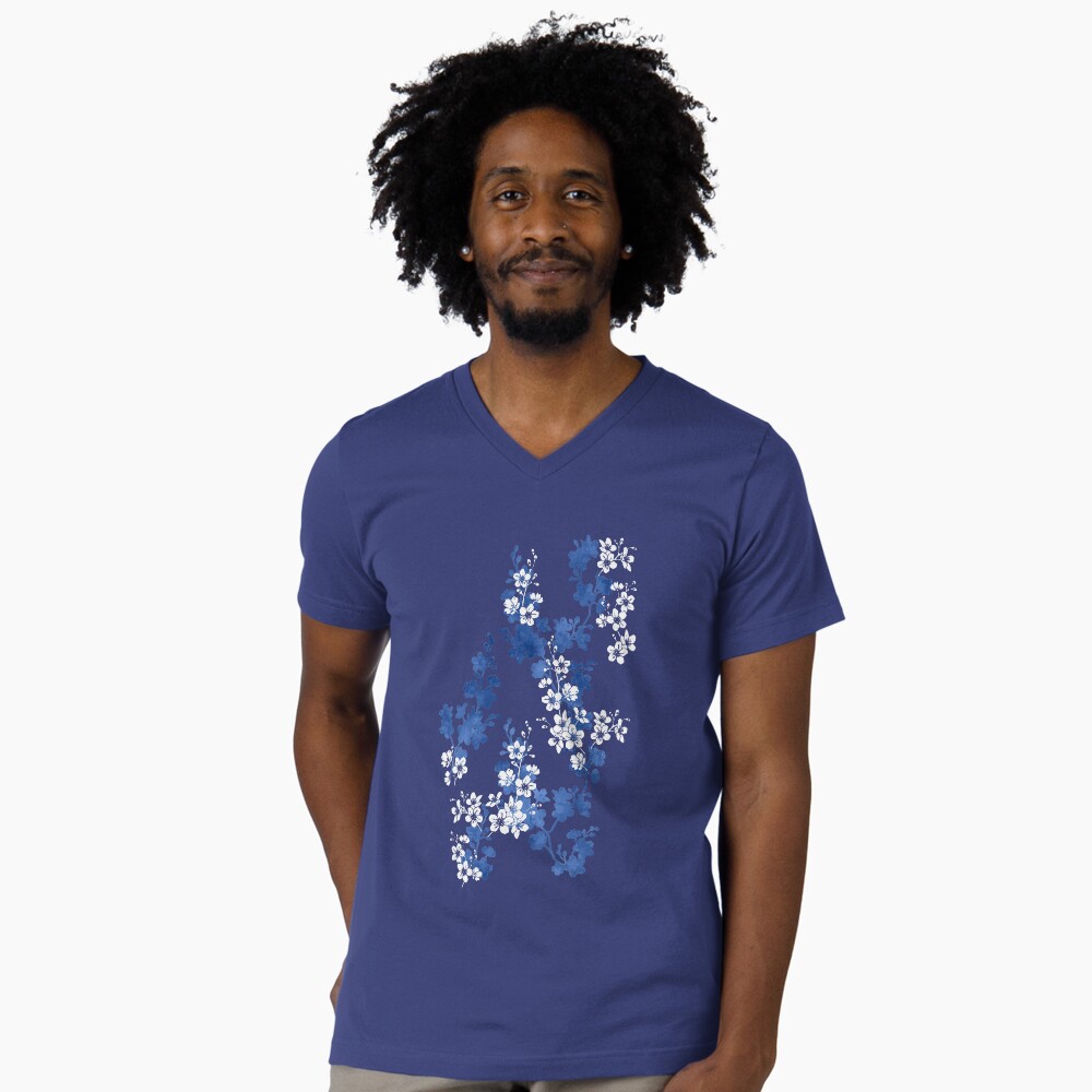 Vista previa del artículo con la obra «Camiseta de cuello en V», diseñado y vendido por adenaJ.