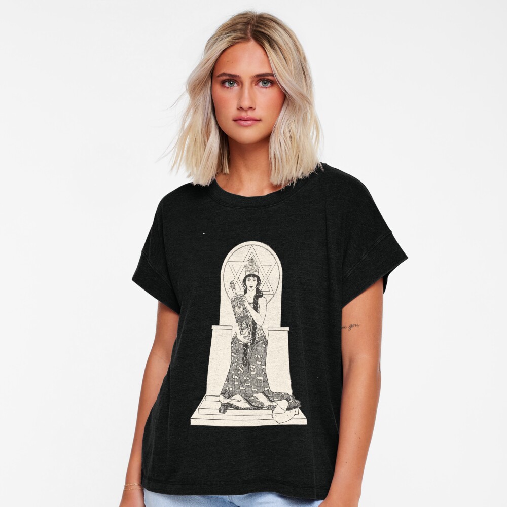 Artikel-Vorschau von Locker geschnittenes T-Shirt, designt und verkauft von MINDTHECHERRY.