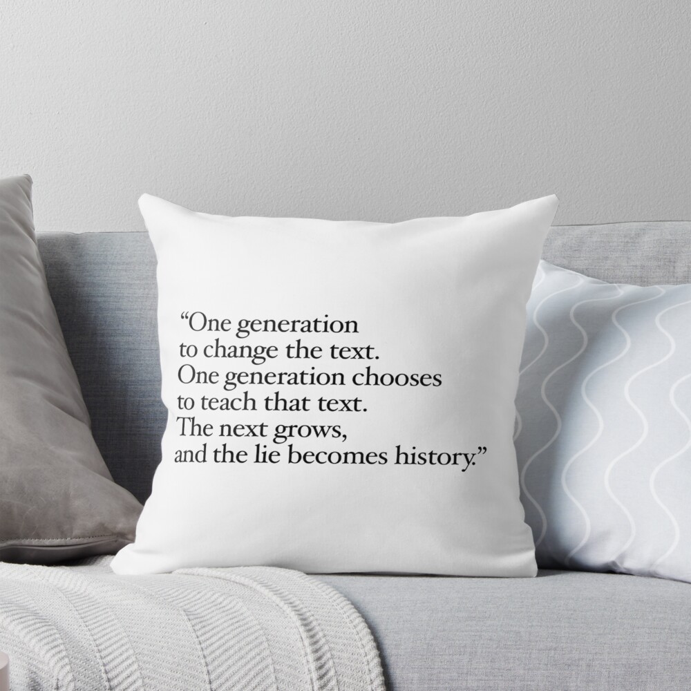 Aperçu de l'œuvre Coussin créée et vendue par Sticker Shelf Co..