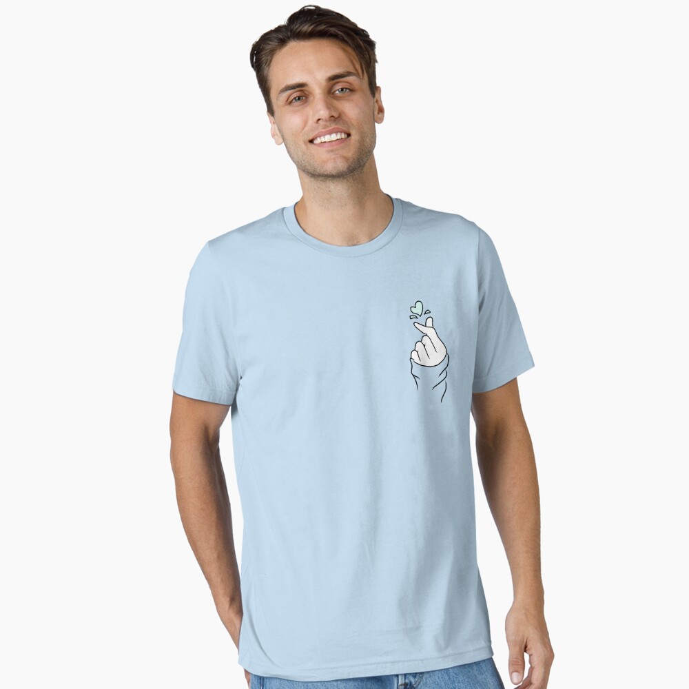 Aperçu de l'œuvre T-shirt essentiel créée et vendue par StarlightDoodle.