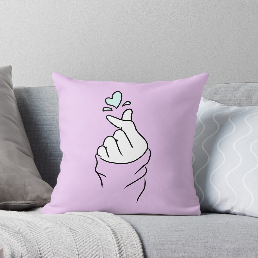 Aperçu de l'œuvre Coussin créée et vendue par StarlightDoodle.
