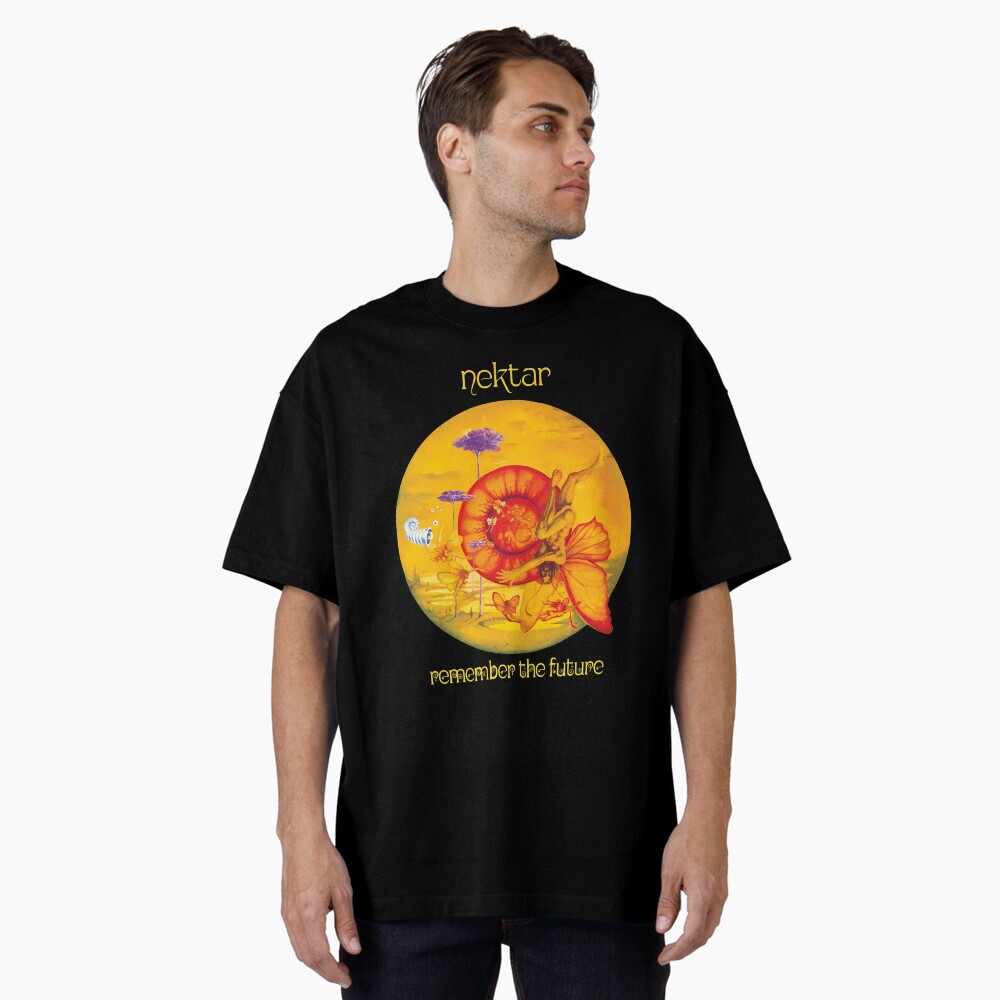 Vista previa del artículo con la obra «Camiseta oversize», diseñado y vendido por Julieneager.