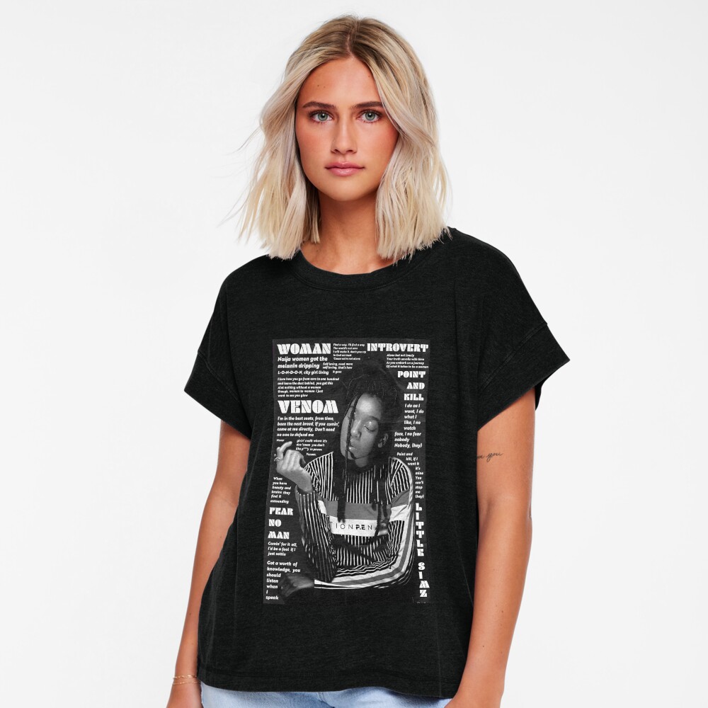 Artikel-Vorschau von Locker geschnittenes T-Shirt, designt und verkauft von Elmerentura.