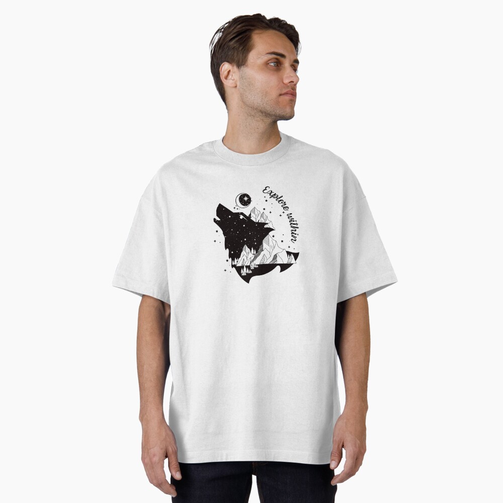 Vista previa del artículo con la obra «Camiseta oversize», diseñado y vendido por MonochromeEcho.