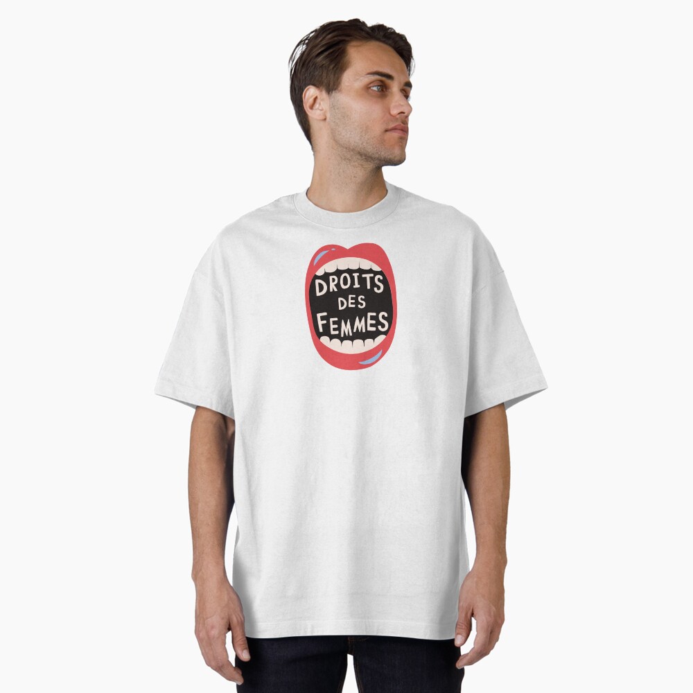 Aperçu de l'œuvre T-shirt oversize créée et vendue par CapriCreatives.
