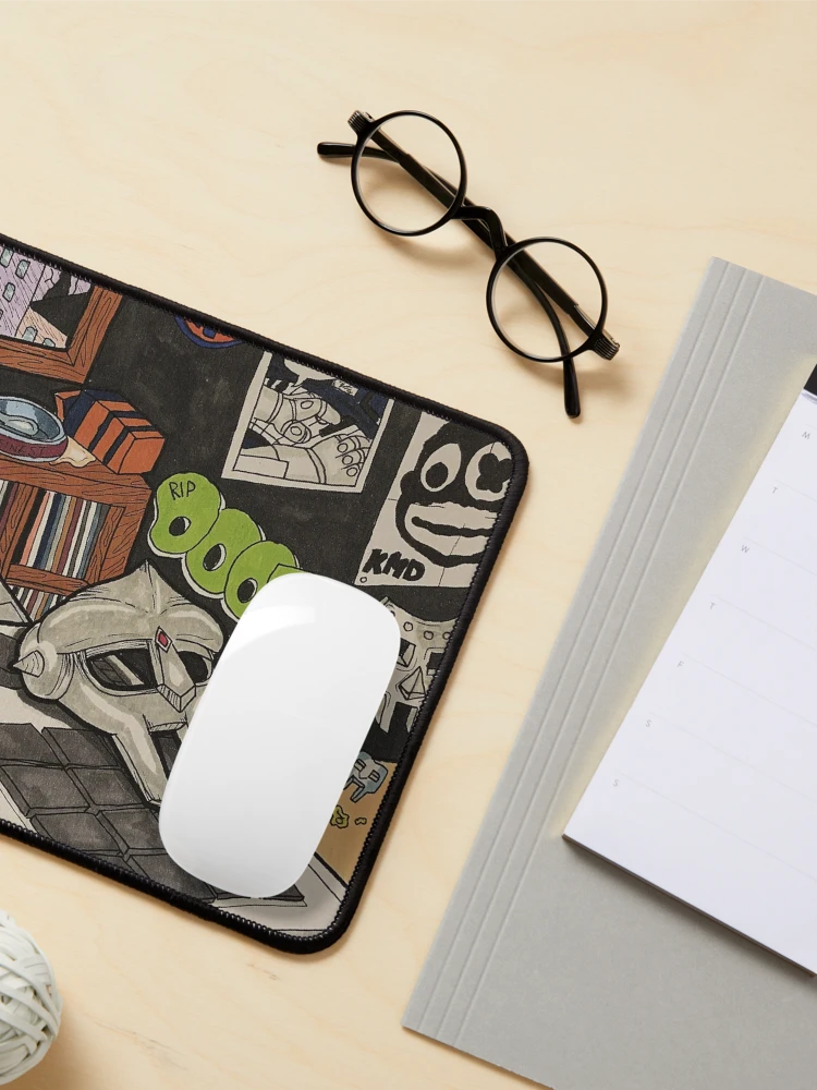 Aperçu 3 sur 5. Tapis de souris avec l'œuvre 19 Remarque RIP Accueil créée et vendue par georposoy.