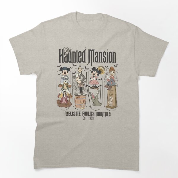 Aperçu de l'œuvre T-shirt d'Halloween avec manoir hanté créée et vendue par Phil Ben.