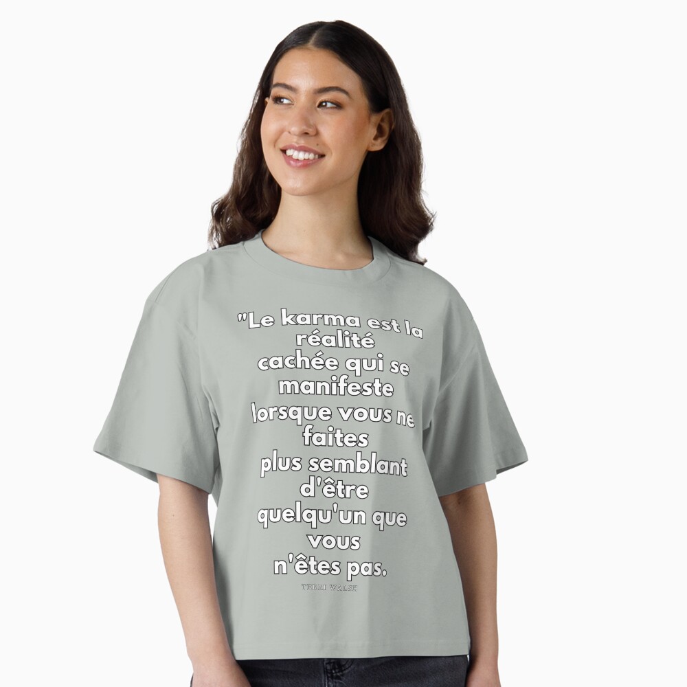 Aperçu de l'œuvre T-shirt boxy créée et vendue par ViralVisionsCreating .