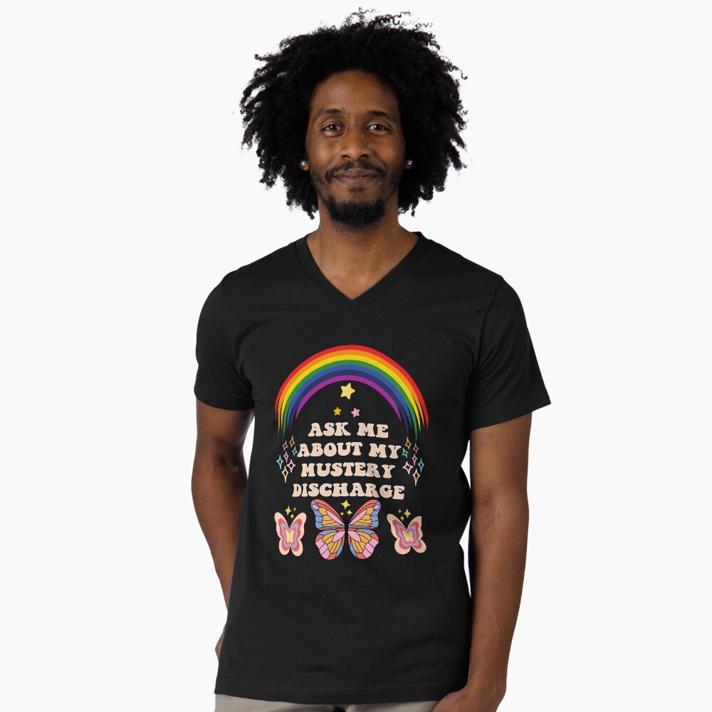 Aperçu de l'œuvre T-shirt col V créée et vendue par Anas Talbi.