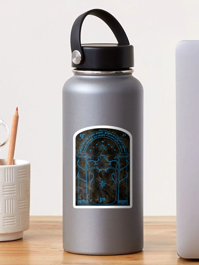 Aperçu 1 sur 3. Sticker avec l'œuvre Les portes de Durin (Sindarin) créée et vendue par Young Design Lab.