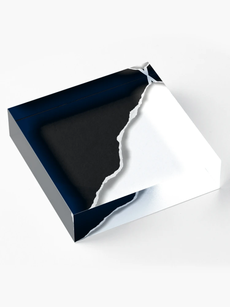Imagen 4 de 5, Bloque acrílico con la obra Blanco y negro de moda, diseñada y vendida por MOBI-CASE.