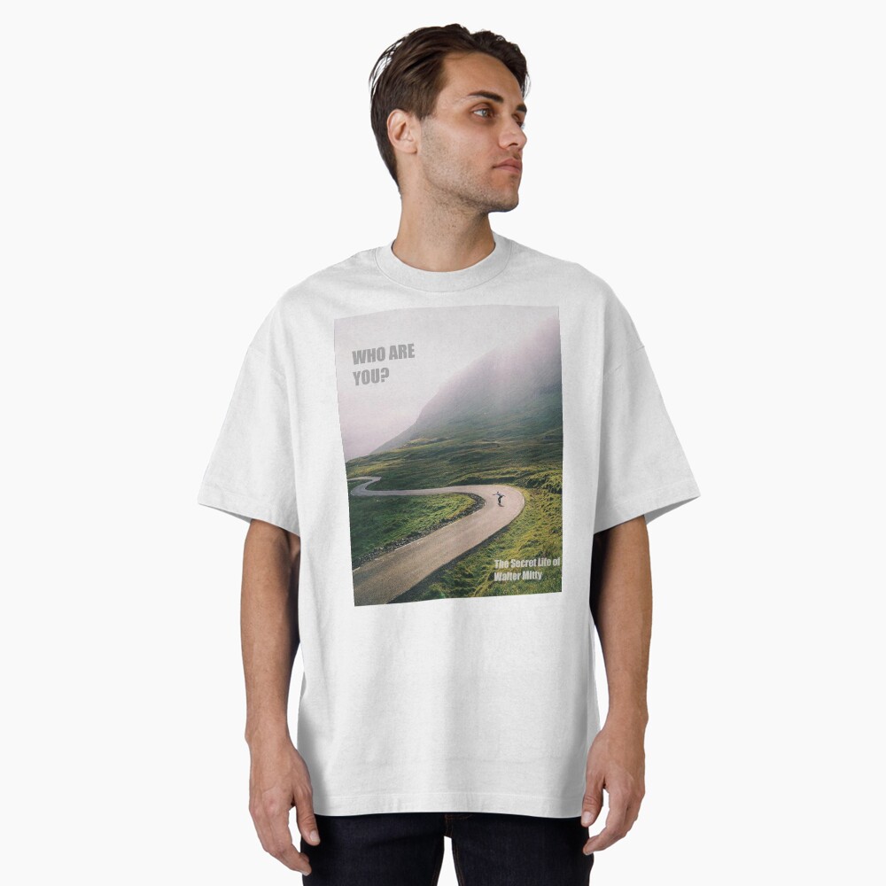 Aperçu de l'œuvre T-shirt oversize créée et vendue par Flourfloss.