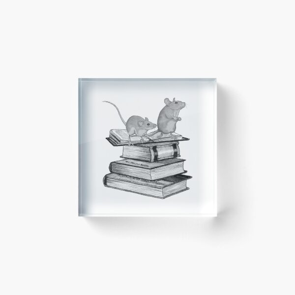 Aperçu de l'œuvre SOURIS debout sur des LIVRES, illustration au crayon dessinée à la main créée et vendue par JoyfulWhimsy.